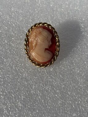 Gold-Tone Shell Cameo Brooch Pin